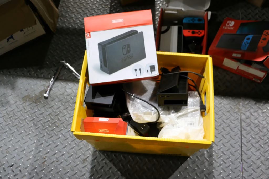 podróbki Nintendo Switch dock i kontroler